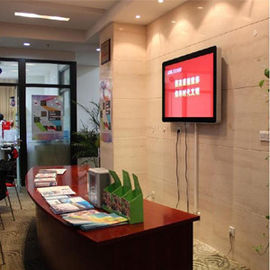 Monitor LCD del touch screen dell'ingresso del contrassegno fissato al muro commerciale di Digital